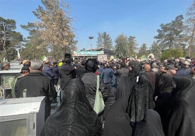  مراسم خاکسپاری امیر عزیز نصیرزاده برگزار شد - تسنیم