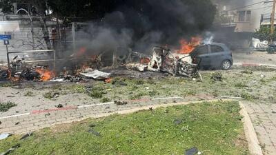  آثار اصابت موشک‌ خوشه‌ای ایران به تل‌آویو