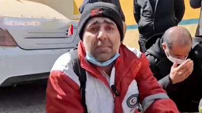  فیلم بغض جگرسوز امدادگر در صحنه زیر آوار ماندن خانواده اش / بمباران خانه های مسکونی در شهر ری