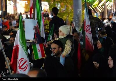  ادامه تجمع‌های شبانه مردم اصفهان در حمایت از نیروهای مسلح فیلم و عکس - تسنیم