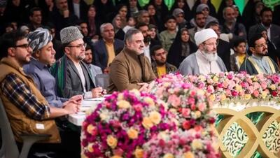  روزنامه اصولگرا: شریفی‌نیا و آزیتا ترکاشوند نچسب هستند