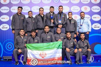  با تغییر رنگ مدال نخودی، تیم ایران نایب قهرمان رقابت‌های کشتی جهانی آلبانی شد