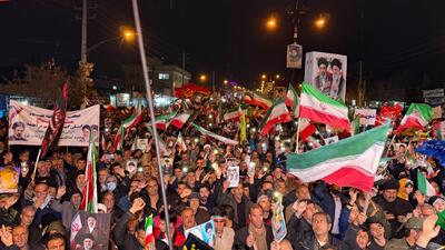 حضور گسترده و حماسی مردم یاسوج در خیابان‌ها/شعار «ما قوم لر می‌میریم، ذلت نمی‌پذیریم» +فیلم