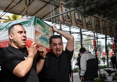  یک روز در قطعه شهدای جنگ در بهشت‌زهرا / جان ها که رفتند، جگرها که سوختند
