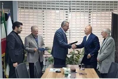  امضای تفاهمنامه دویست و پنجاه میلیون دلاری در صنعت مرغداری توسط معاون تعاون وزیر کار