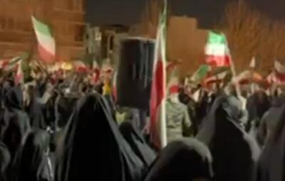  مدال افتخار شهادت برگردن بچه‌های محل میدان المپیک تهران