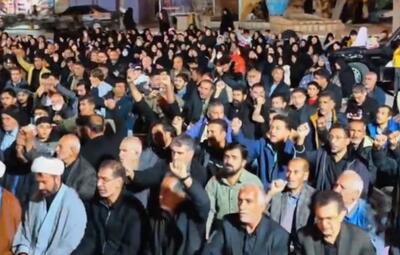  مردم شهرستان کوار پای کار ایران/اقامه نماز جماعت مغرب در میادین این شهر