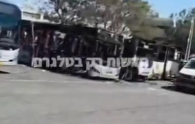  خسارات گسترده موشک های بارشی ایران تنها به یک محدوده؛ اتوبوس ها و خودروها غیرقابل استفاده شدند