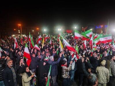  آیین وداع با پیکر شهدای ناوشکن «دنا» برگزار شد + جزئیات