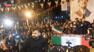  استقبال مردم قم از پیکر شهید لاریجانی و فرزند شهیدش
