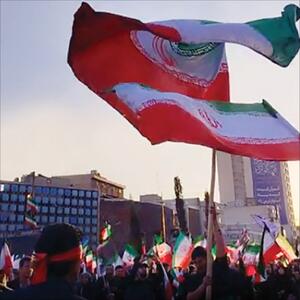  مردم کار دشمن را در خیابان تمام کردند