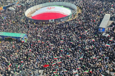  حماسه بصیرت در پایتخت؛تشییع باشکوه شهدای ناو دنا، لاریجانی و سلیمانی در میدان انقلاب