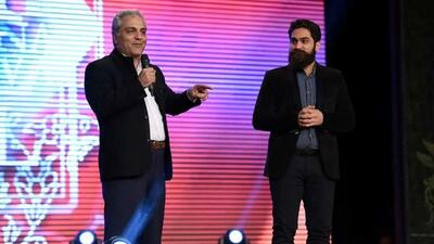  لحظه ورود مهران مدیری به کنسرت علی زندوکیلی با همراهی بادیگاردهای هیکلی و اخمویش+ ویدیو/ با اینا مگه میشه نزدیک اسطوره طنز ایران شد