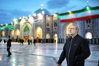  پیکر شهید علی لاریجانی در جوار بارگاه حرم مطهر امام رضا (ع) آرام می‌گیرد