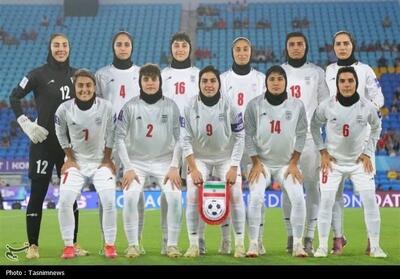 آیین استقبال از ملی‌پوشان فوتبال بانوان در میدان انقلاب زنجان - تسنیم