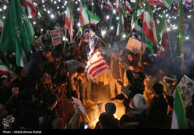  چهارشنبه‌سوری متفاوت در همدان/ خیابان‌ها تجلی حضور حماسی مردم تصویر - تسنیم