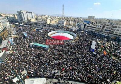  تشییع حماسی شهیدان لاریجانی، سلیمانی و دریادلان ناو دنا در تهران - تسنیم