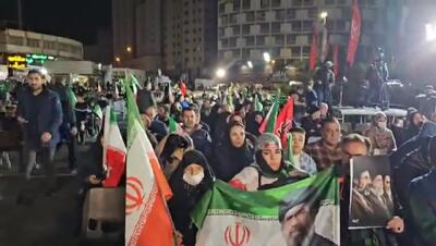  لحظه ورود اعضای تیم ملی بانوان ایران به میدان ولیعصر + فیلم