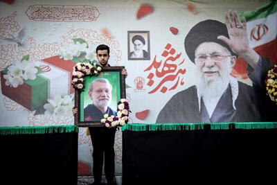  تصاویری از تشییع پیکر شهید علی لاریجانی در قم