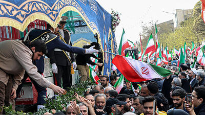  پیکر شهیدان لاریجانی به حرم مطهر حضرت معصومه (س) رسید