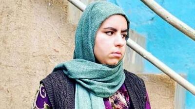  استایل خانومانه روناک سریال نون‌خ در یک نمایشگاه