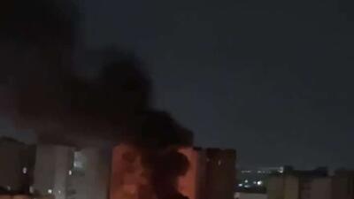  ستون دود در محل اصابت موشک ایران به مرکز اسرائیل