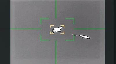  F35 افسانه ای آمریکا مورد اصابت پدافند نوین ایران قرار گرفت / عروس تعریفی ۲ حالا زیر آتش پدافند ایران