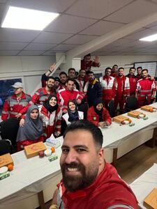  تصویر پردیس احمدیه در لباس نیروهای هلال احمر