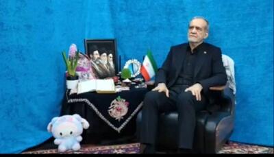  سفره هفت سین متفاوت مسعود پزشکیان در نوروز 1405/ یادگاری کودکان شهید میناب در کنارآقای رئیس جمهور