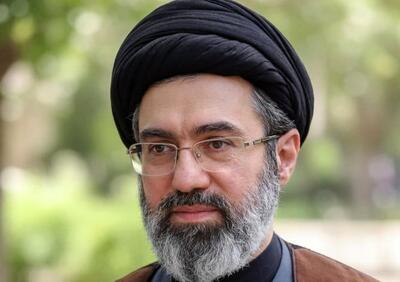  گفت‌وگوی منتشر نشده با حضرت آیت‌الله سیّدمجتبی خامنه‌ای درباره ویژگی‌های ممتاز و بی‌بدیل رهبر شهید انقلاب اسلامی/ در‌های توفیقات الهی چگونه برای رهبر شهید انقلاب گشوده شد؟