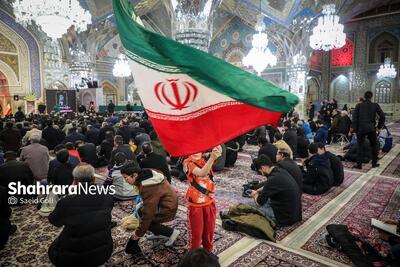  ویدئو | همخوانی «بزن که خوب می‌زنی» در حرم رضوی