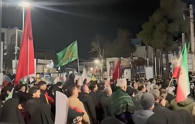  حضور مردم شهر ایلام در سوگ رهبر شهید انقلاب و بیعت با رهبری