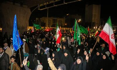  لحظه اعلام خبر بمباران دیمونا و واکنش مردم در تجمع امشب کرج