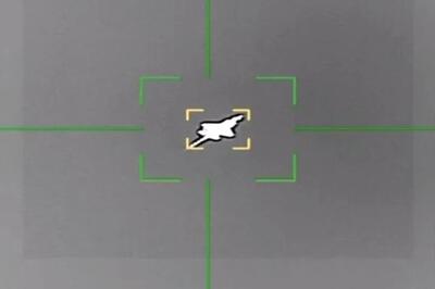  سپاه: سومین جنگنده دشمن متخاصم در آسمان ایران مورد اصابت قرار گرفت