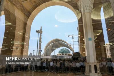  نماز عید فطر در مصلی امام خمینی اقامه شد