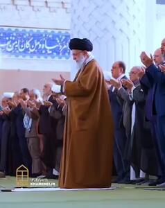  فیلم/ اقامه نماز عید فطر سال گذشته توسط رهبر شهیدمان