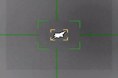  سومین جنگنده دشمن در آسمان مرکزی ایران مورد اصابت قرار گرفت