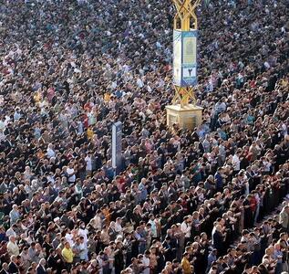  اقامه نماز عید سعید فطر در حرم مطهر رضوی/ ویدئو