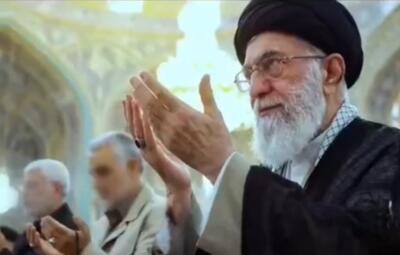  نماز عید فطر امسال به امامت رهبر شهید انقلاب اسلامی و با حضور گسترده تمامی شهدا برگزار شد