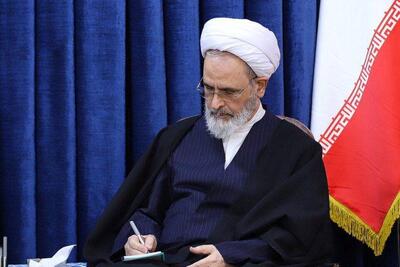  آیت الله اعرافی در پاسخ به الازهر: چرا کشور مدافع ایران را متجاوز می‌خوانید؟ / آیا نادیده گرفتن جنایت‌های آمریکا و اسرائیل، انصاف است؟