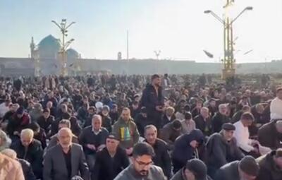  نماز به یادماندنی عید فطر در حرم رضوی