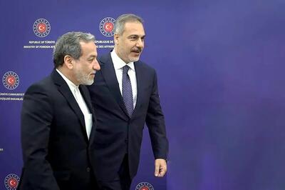  گفتگوی وزیر خارجه ترکیه با همتایان خود در ایران و مصر و مسئولان آمریکایی و اروپایی درباره گام‌های پایان دادن به جنگ