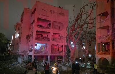  قرارگاه خاتم الانبیا: اگر زیرساخت‌های سوخت و انرژی ایران مورد تجاوز قرار گیرد، کلیه زیرساخت‌های انرژی، فناوری اطلاعات و آب‌شیرین‌کن متعلق به آمریکا و رژیم در منطقه، هدف قرار خواهند گرفت / تهدید ادعایی تازه ترامپ درمورد تنگه هرمز / اصابت موشک بالستیک ایرانی به عراد در جنوب اسرائیل؛ الجزیره: حداقل ۷۰ نفر زخمی شده و ۹ ساختمان آسیب دیده‌اند / شبکه کان: یک محله کامل ویران شد