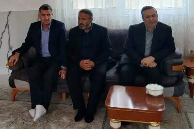  استاندار قزوین با خانواده شهید ورزشکار در آبیک دیدار کرد