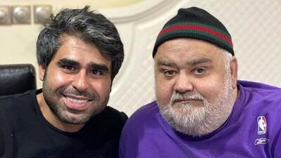  عکس جدید امیر نوری در کنار اکبر عبدی با یک تیشرت عجیب با نقش چطو بتو گیر ندادن! / امیر نوری دوباره چاق شده؟