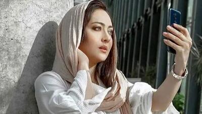  نگاهی به چهره، تیپ و استایل نیکی کریمی در 20 سالگی + عکس