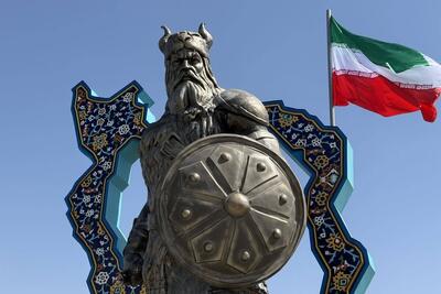  یادمان «وطن» نمادی از احساس غرور ملی هر ایرانی است