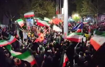  شعار مرگ بر آمریکا و مرگ بر اسرائیل در موج بیست‌ودوم اجتماع پرشور مردم کاشمر