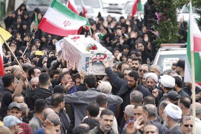  پیکر مطهر شهید رضا رزاق در لاهیجان تشییع شد+تصاویر