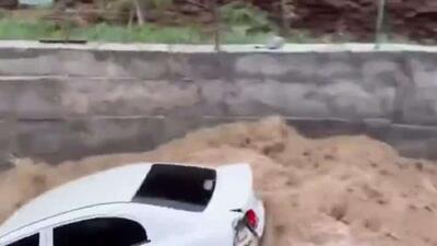  امارات متحده عربی چندین روز است که شاهد بارندگی شدید است که منجر به جاری شدن سیل در برخی مناطق شده است